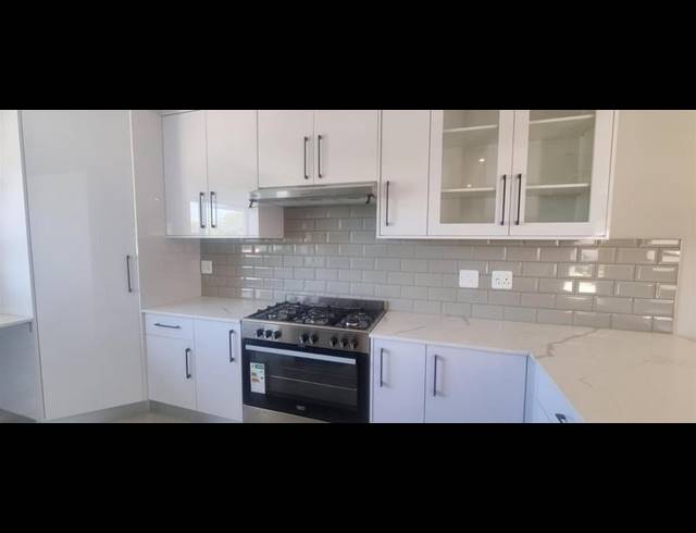 3 BEDROOM TOWNHOUSE FOR SALE IN FRAAIUITSIG